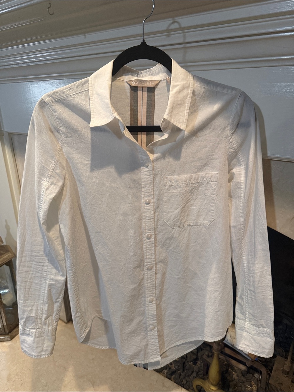 Athleta White Long-Sleeve Button-Down Shirt with stripe in back size small